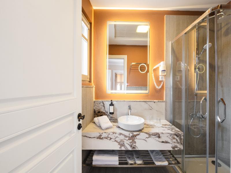 Viento Hotel image