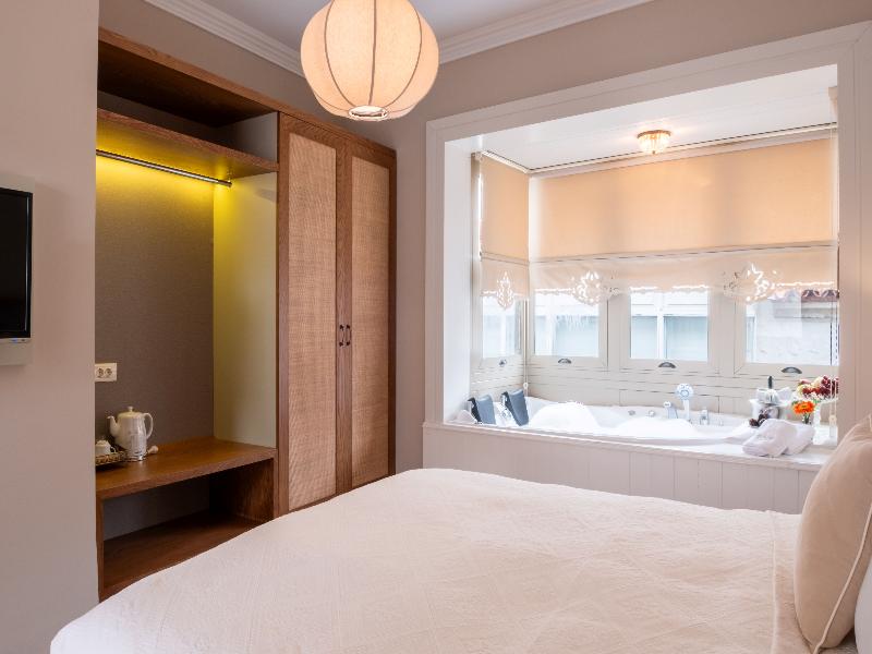 Viento Hotel image