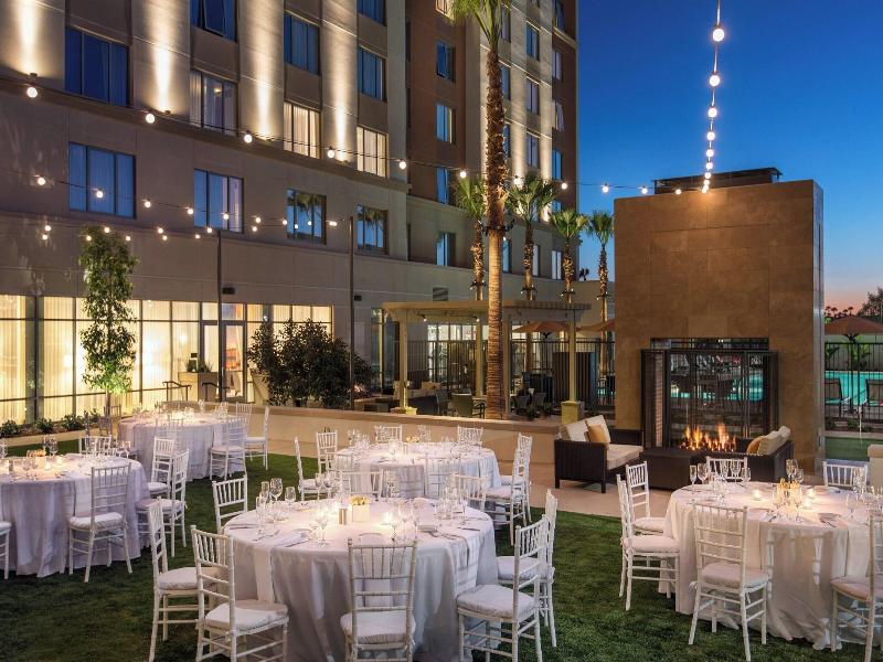 Courtyard Irvine Spectrum image