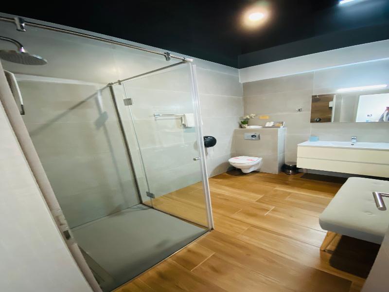 MAREA NEAGRA HOTEL image