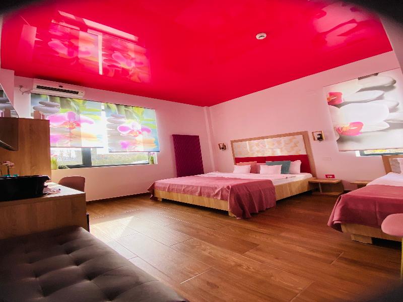 MAREA NEAGRA HOTEL image