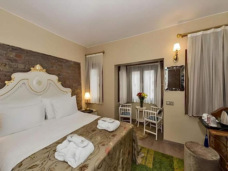 By Murat Royal Hotel image