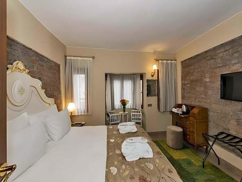 By Murat Royal Hotel image