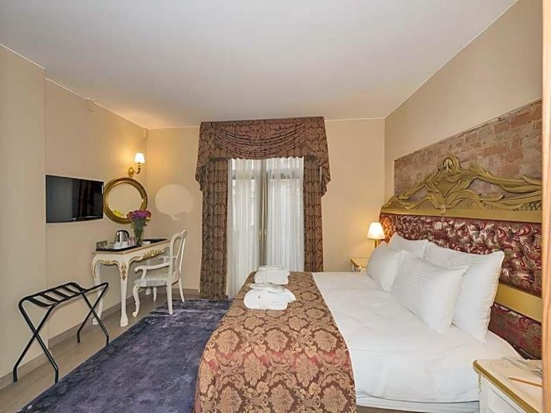 By Murat Royal Hotel image