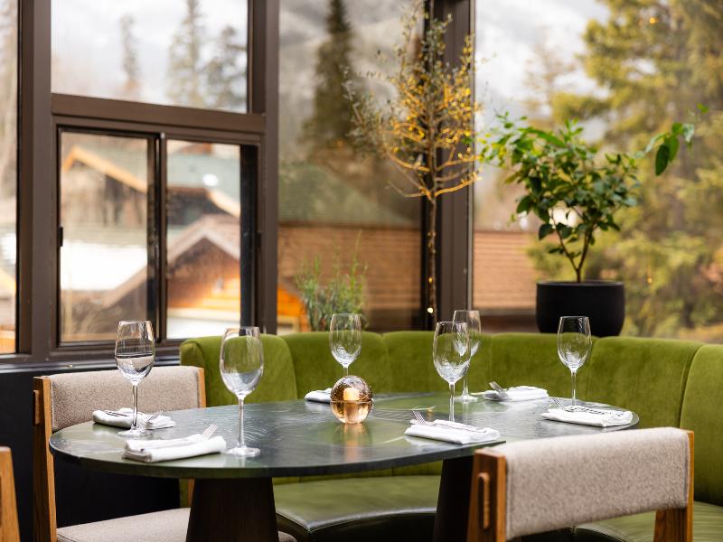 Banff Park Lodge Resort — restaurant