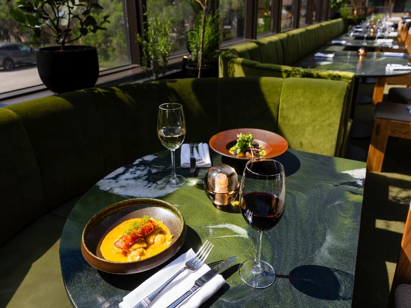 Banff Park Lodge Resort — restaurant