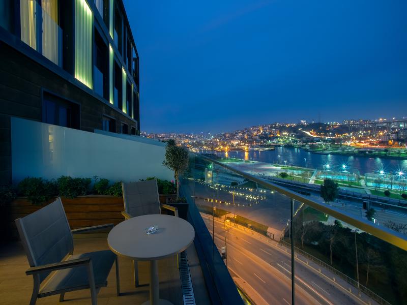 Movenpick Hotel Istanbul Golden Horn image