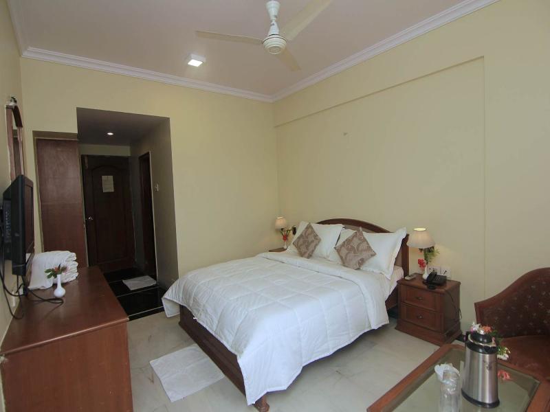 Hotel The Metropole image