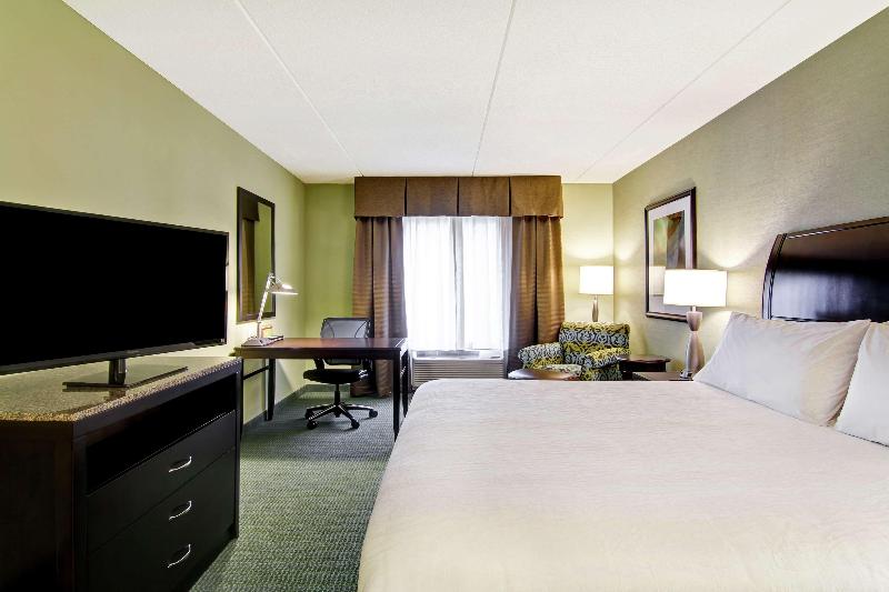 Hilton Garden Inn Woodbridge image