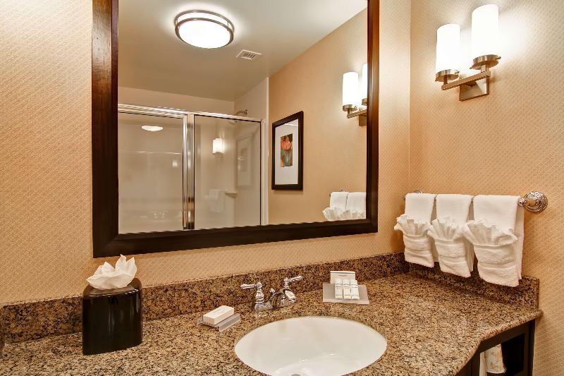 Hilton Garden Inn Woodbridge image