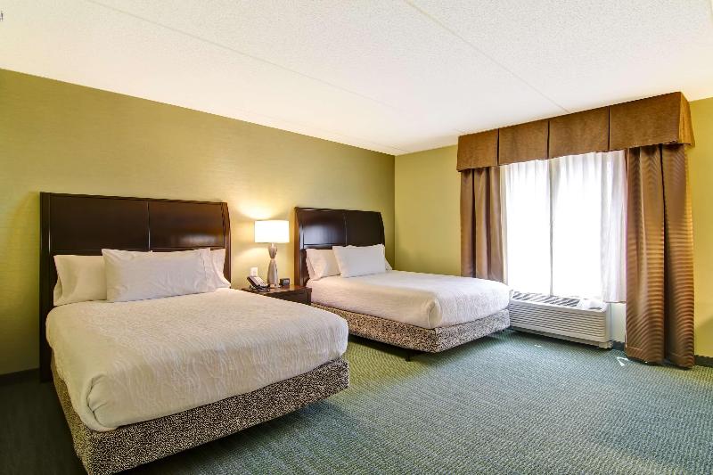 Hilton Garden Inn Woodbridge image