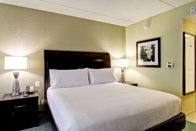 Hilton Garden Inn Woodbridge image
