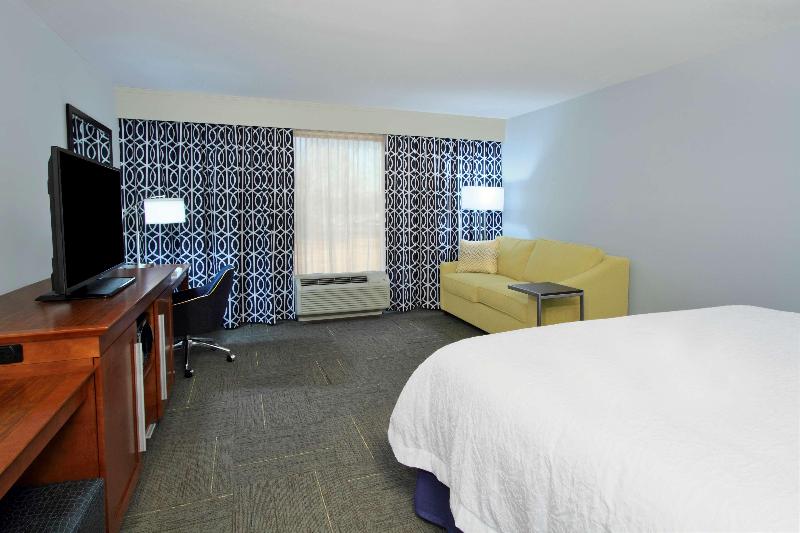 Hampton Inn Jackson/Richland-Highway 49 image