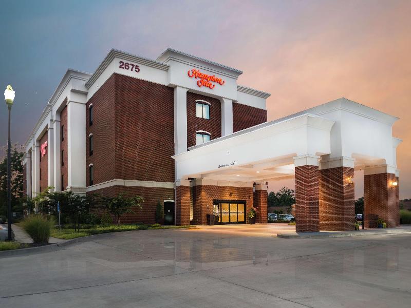 Hampton Inn Hernando image