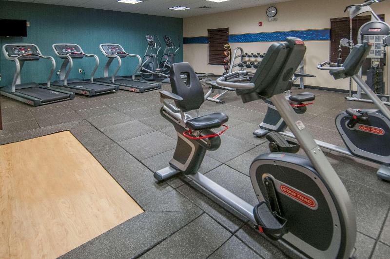 Hampton Inn Hernando image 4