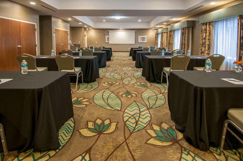 Hampton Inn Hernando image