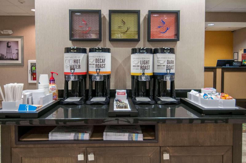 Hampton Inn Hernando image