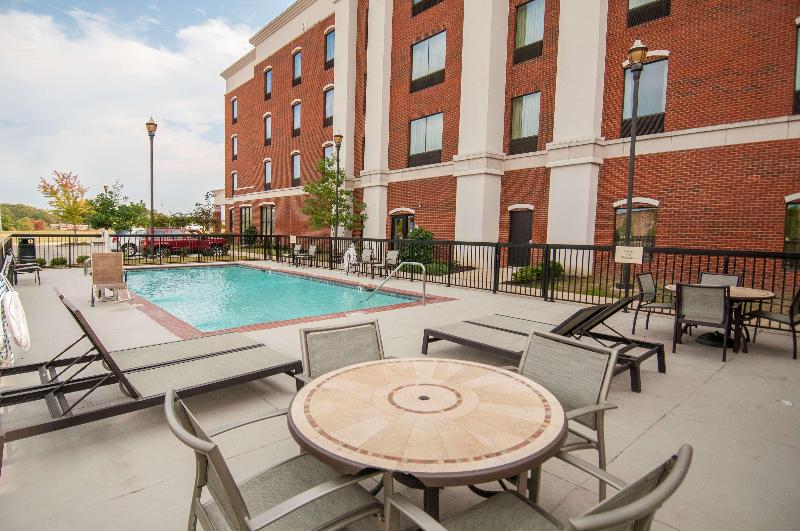 Hampton Inn Hernando image