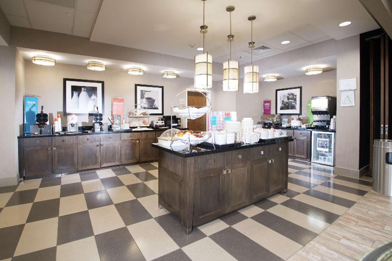 Hampton Inn Hernando image