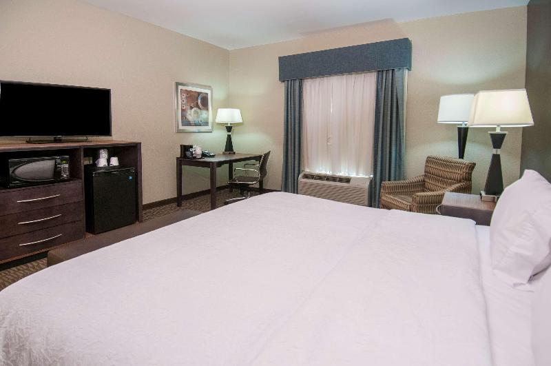 Hampton Inn Hernando image