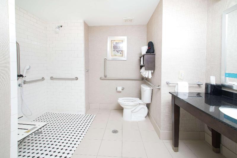 Hampton Inn Hernando image