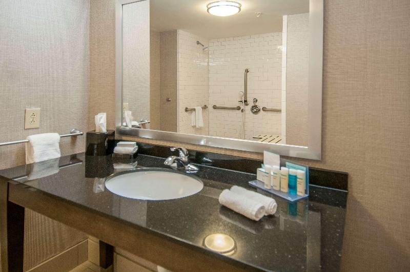 Hampton Inn Hernando image