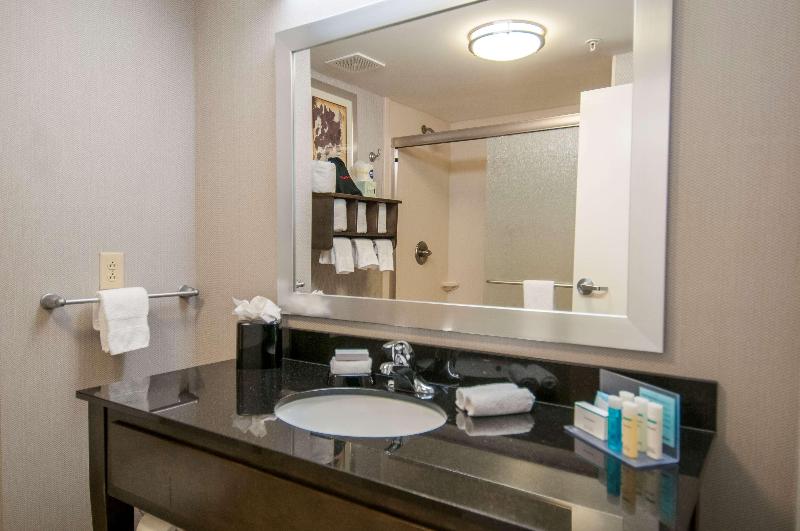 Hampton Inn Hernando image