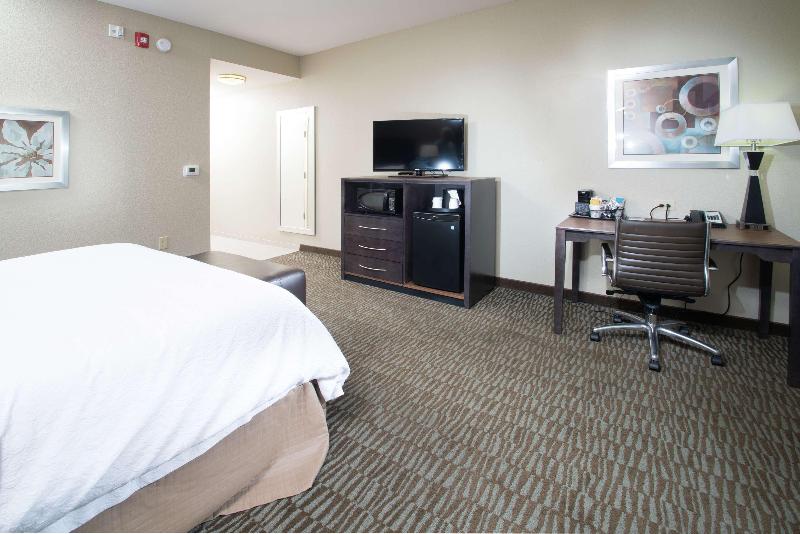 Hampton Inn Hernando image