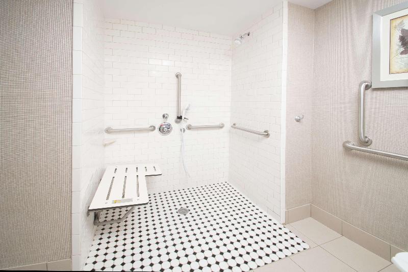 Hampton Inn Hernando image