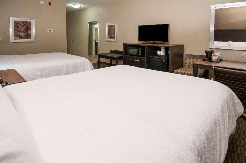 Hampton Inn Hernando image