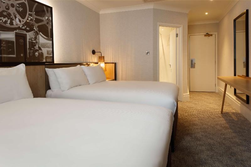 DoubleTree by Hilton London Elstree image