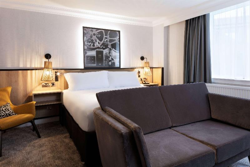 DoubleTree by Hilton London Elstree image