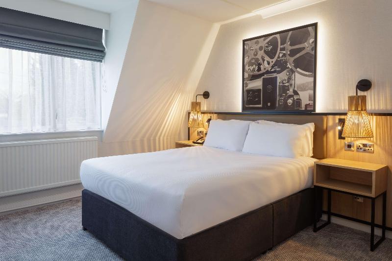 DoubleTree by Hilton London Elstree image