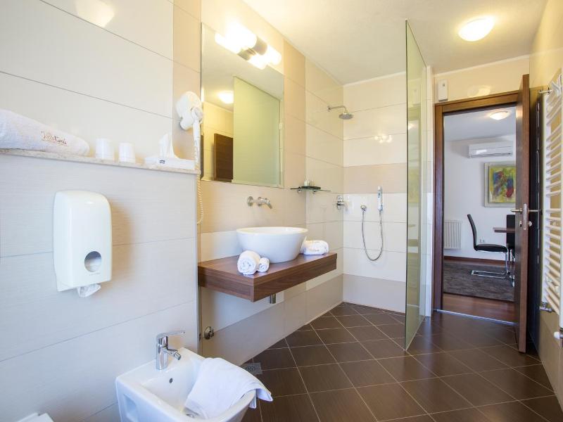 Villa Karda Residence image