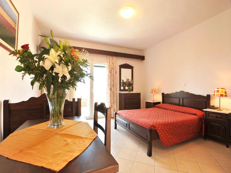 Amygdalies Apartments image