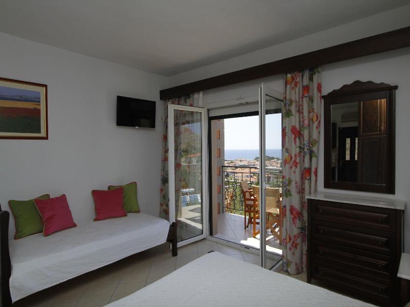 Amygdalies Apartments image