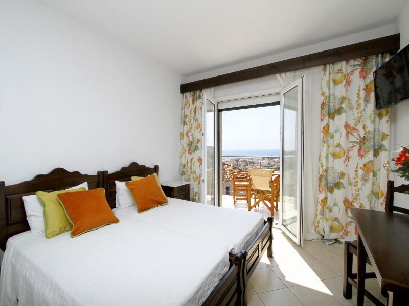 Amygdalies Apartments image