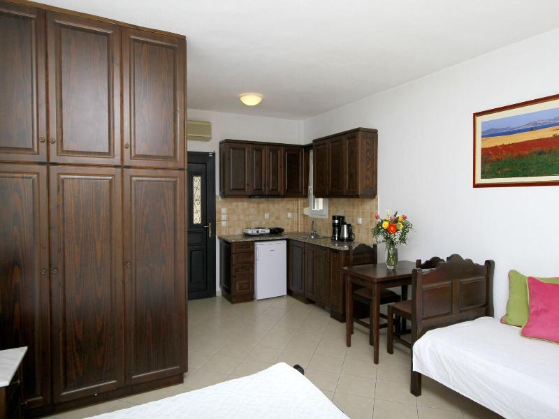 Amygdalies Apartments image