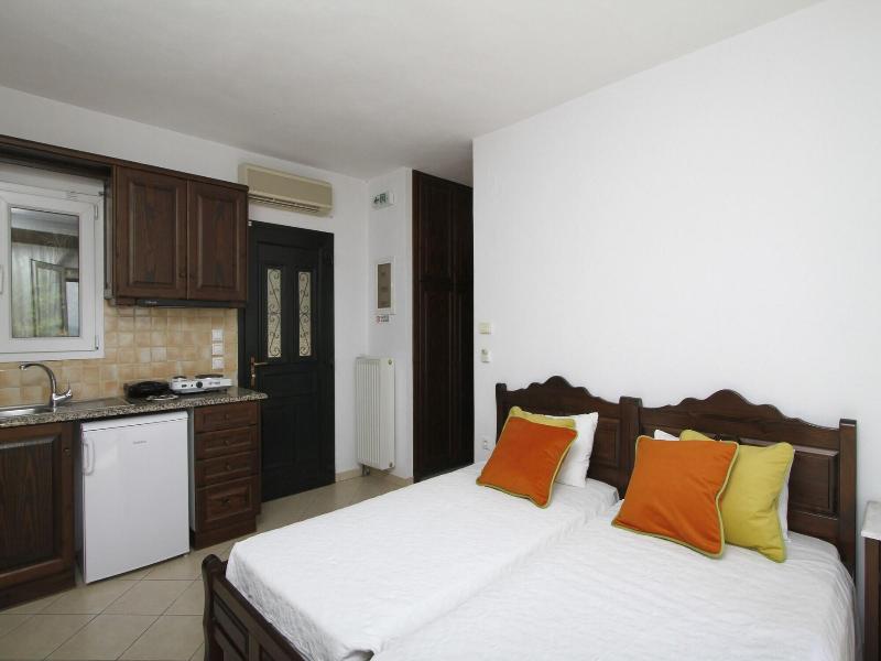 Amygdalies Apartments image