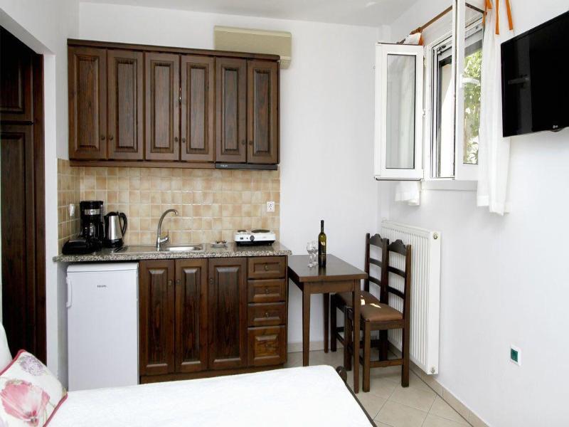 Amygdalies Apartments image