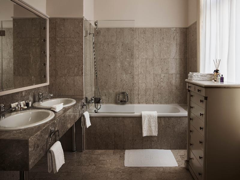 Grand Hotel National Luzern image