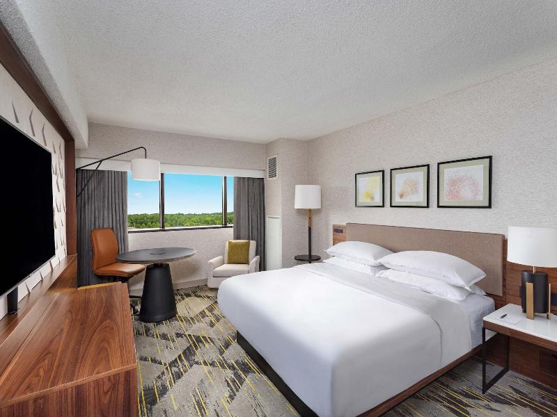 Sheraton Edison Hotel image