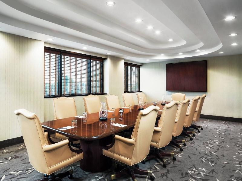Sheraton Edison Hotel image