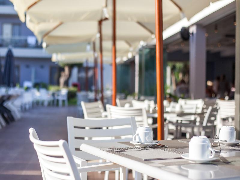 Sunny Days Hotel image
