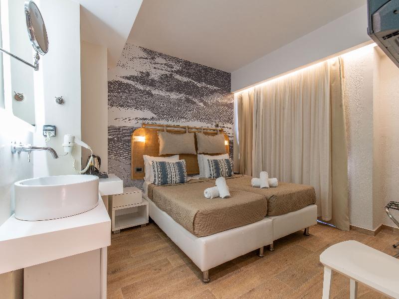 Sunny Days Hotel image