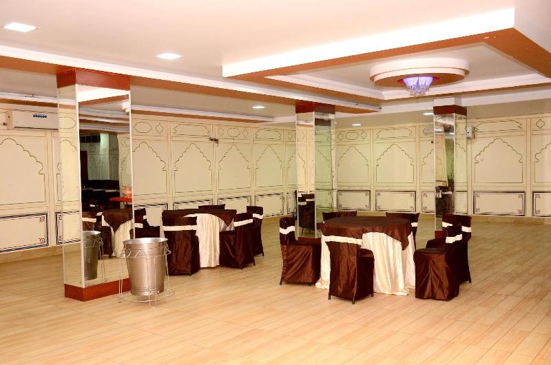 Mahal Rajwada Resort image