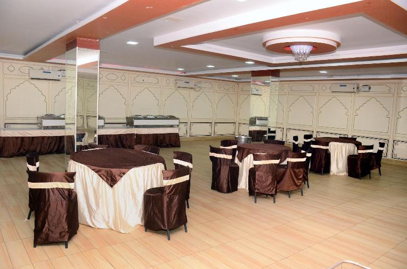 Mahal Rajwada Resort image