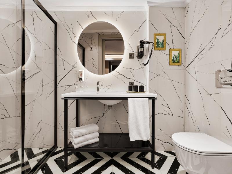The New Zeybek Hotel image