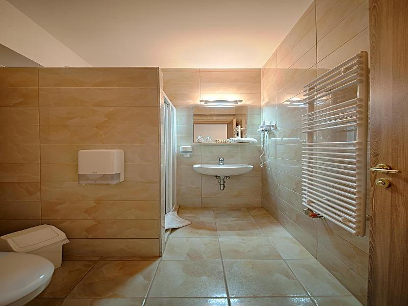 Két Korona Conference and Wellness Hotel image