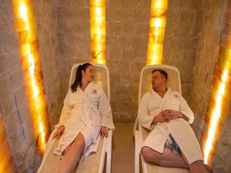 Két Korona Conference and Wellness Hotel image